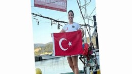 Ege Üniversitesi mezunu ulusal yüzücü Bengisu Avcı tarihi bir muvaffakiyete daha imza attı