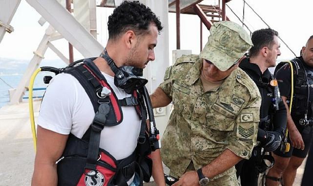 Engelliler, 30 Ağustos Zaferi için su altı dalışı yaptı