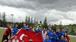 EÜ Futbol Kadrosu Avrupa’nın en düzgün 4 kadrosu ortasında yer aldı