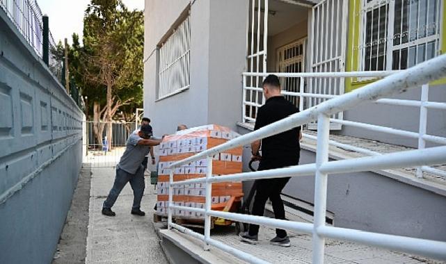 Fiyatsız kırtasiyelerin dağıtımı devam ediyor