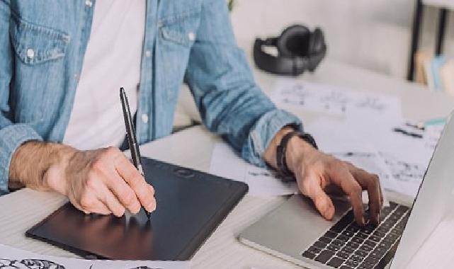 Genç Tasarımcılara İhtar: Yapay zekâya teslim olmayın, istikamet verin