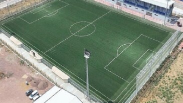 Gençler için bir futbol alanı da Alikahya’ya