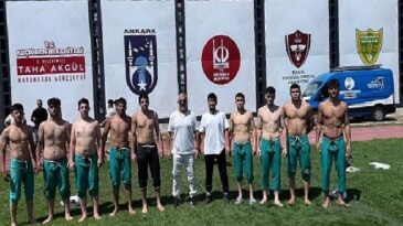 Güreşçiler Dualı Çayırda Uğraş Etti