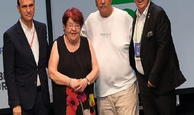 Halil Ergün ve Defne Yalnız’a ‘Yaşam Uzunluğu Muvaffakiyet Ödülü’ verildi