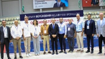 İzmir Büyükşehir Spor Kulübü’nde bayrak değişimi