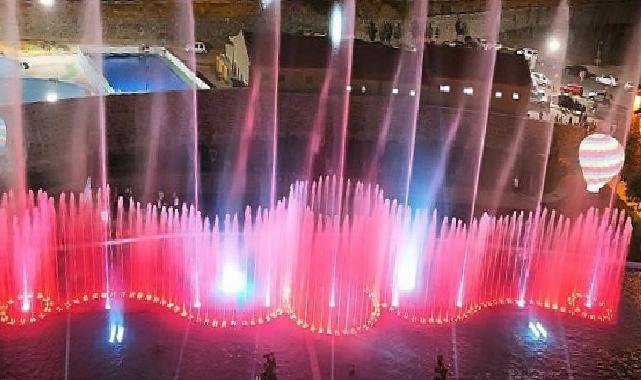 Kapadokya Su ve Işık Sahnesi Şov Havuzu Süper Bir Programla Açıldı