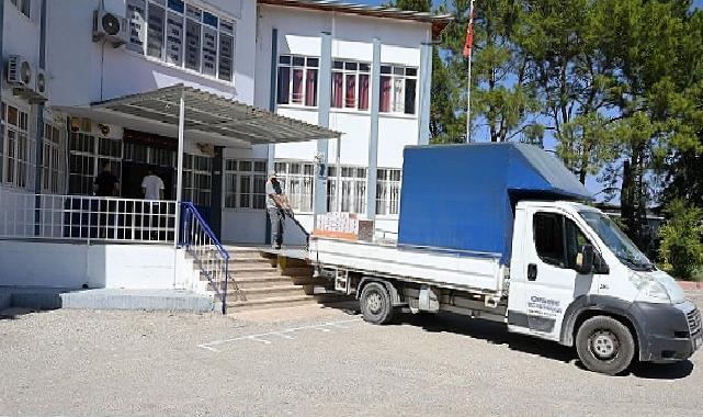 Kırtasiye gereçlerinin dağıtımı devam ediyor