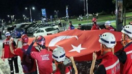 Konak’ta sessiz yürüyüş