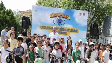 Lider Altay “Güle Oynaya Mescide Gel” Projesinde Çocukların Sevincine Eşlik Etti