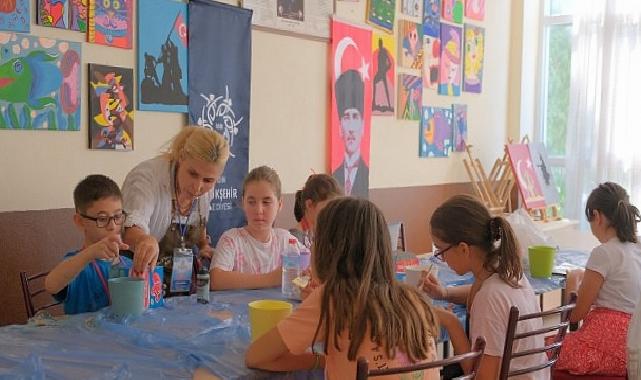 Lider Çerçioğlu’ndan yaz kurslarında yaratıcı ruhlara takviye aydınlı çocuklar sanatsal dizaynla tanışıyor