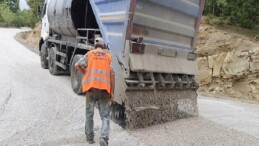 Lider Sandıkçı: “Güvenli ve konforlu yolları hemşehrilerimizin hizmetine sunuyoruz”