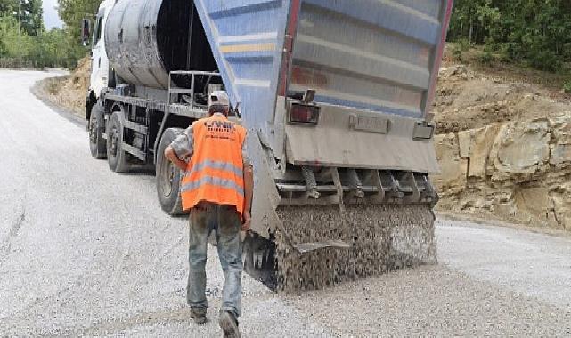 Lider Sandıkçı: “Güvenli ve konforlu yolları hemşehrilerimizin hizmetine sunuyoruz”