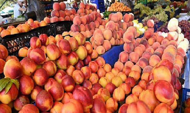 Lider Topaloğlu’ndan pazar esnafına yeni yerinde ziyaret