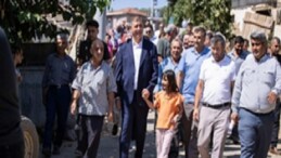 Lider Tugay yangında ziyan gören Köseler’i ziyaret etti