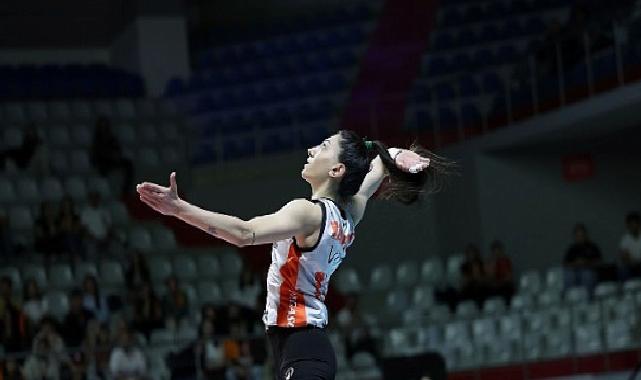 Milli Smaçör Yaprak Erkek, 3 Yıl Daha Turuncu-Beyaz Formayla