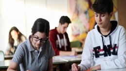 Ortaokul yıllarında toplumsal ve duygusal gelişim, en az akademik muvaffakiyet kadar dikkate alınmalı