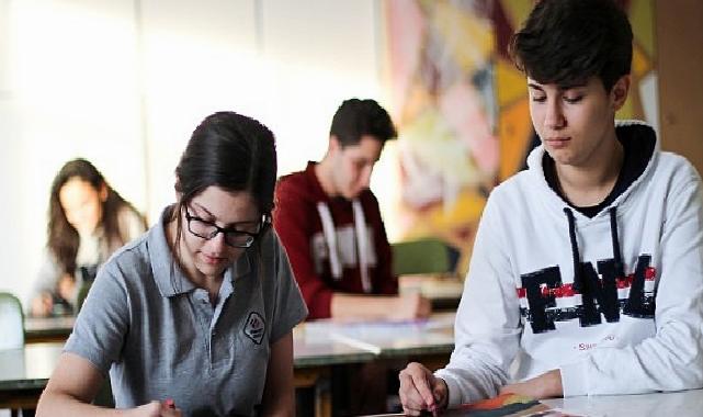 Ortaokul yıllarında toplumsal ve duygusal gelişim, en az akademik muvaffakiyet kadar dikkate alınmalı