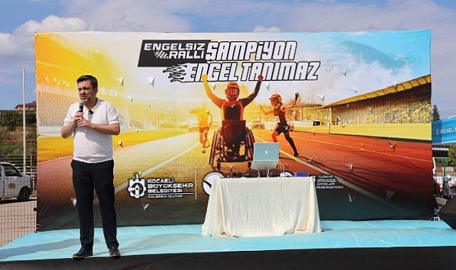 Özel bireyler, yarış pistinde sürüş tecrübesi yaşadı