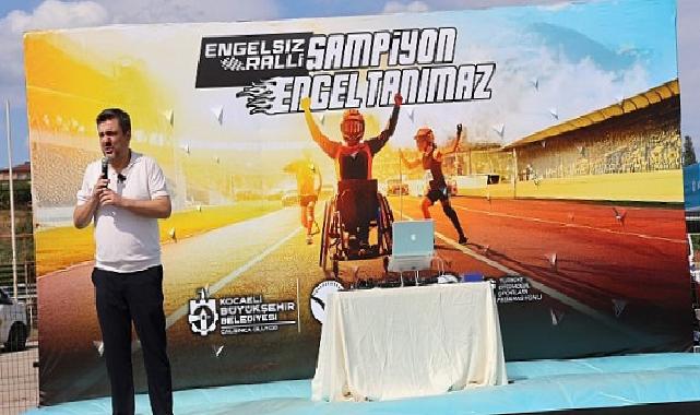 Özel bireyler, yarış pistinde sürüş tecrübesi yaşadı