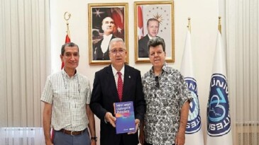 Prof. Dr. Apaydın’ın yeni kitabı burun cerrahisinde referans niteliği taşıyor