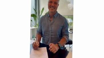 Sadettin Saran, Fenerbahçe Lider Adaylığı İçin Gerekli 500 İmzayı Teslim Etti