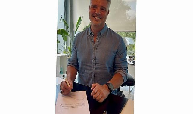 Sadettin Saran, Fenerbahçe Lider Adaylığı İçin Gerekli 500 İmzayı Teslim Etti