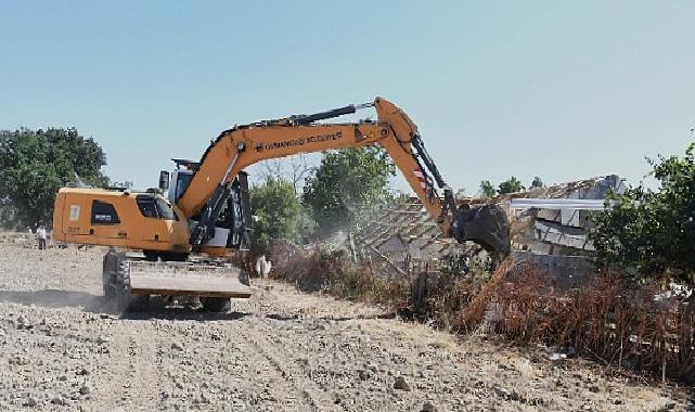 Sit alanına yapılan kaçak yapılar yıkıldı