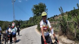 Tandem bisikletlerle umuda pedal çevirdiler