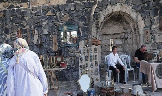 Tarihi Kale, Birinci Sefer Bir Antika Pazarına Konut Sahipliği Yaptı