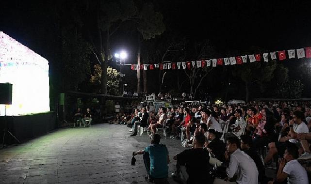 12 Dev Adam’ın final heyecanı Bornova’da dev ekranda yaşanacak