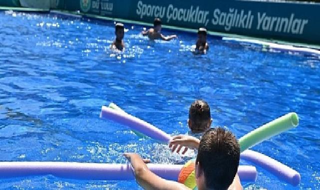 6 Binden Fazla Öğrenci Yazı Havuzlarda Geçirdi