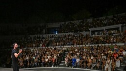 Aşkım Kapışmak ile İzmir Enternasyonal Fuarı’nda kahkaha dolu gece