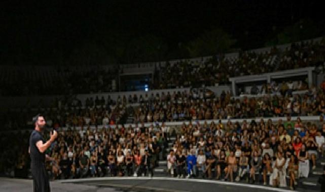 Aşkım Kapışmak ile İzmir Enternasyonal Fuarı’nda kahkaha dolu gece