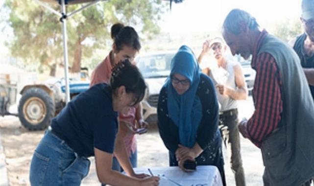 Büyükşehir’den yanan köylere 40 tonluk yem dayanağı