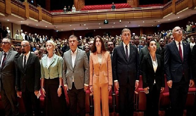 Çeşme Belediye Başkanı Lâl Denizli, İzmir Büyükşehir Belediyesi Kurumsal Sürdürülebilirlik Raporu Lansmanında konuştu