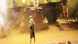 Ceza, İzmir’den barış iletisi verdi