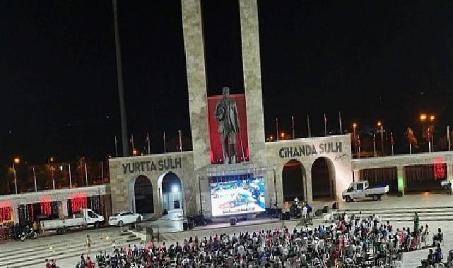 Didimliler, Dev Adamların Tarihi Mücadelesini Kent Meydanında Omuz Omuza İzledi