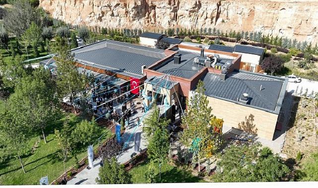 Doğa ve Modern Mimarinin Buluştuğu Kanyon Cafe Açıldı