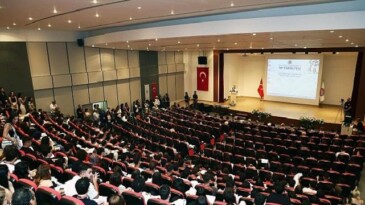 Dokuz Eylül Üniversitesi Tıp Fakültesi, 2025-2026 Akademik Yılı açılışı ve Beyaz Önlük Giyme Töreni