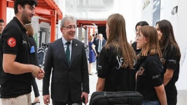 Dokuz Eylül Üniversitesinde ÜNİDES Doruğu