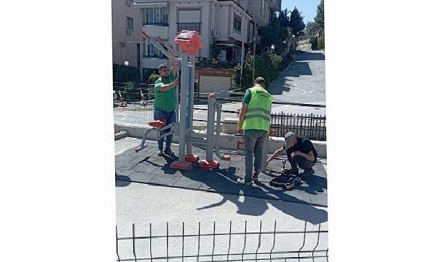 Edremit’te Parklar Yenileniyor