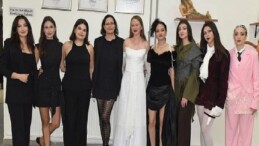 Ege’de edebiyat ve moda tıpkı sahneyi paylaştı