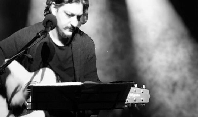 Emre Çakmakoğlu’ndan yeni tekli: Tam da Yeri