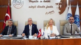 EÜ İletişim Fakültesi akreditasyon evraklarına kavuştu