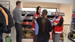 Gereksinim sahibi öğrencilere kırtasiye yardımı