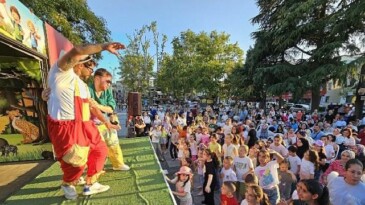 Gölcük’te Okul Yolu Şenliğe Dönüşüyor