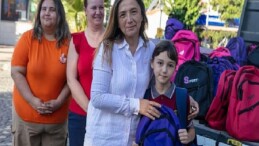 Güzelbahçe Belediye’sinden 2500 öğrenciye çanta ve kırtasiye takviyesi