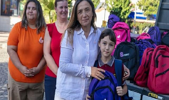 Güzelbahçe Belediye’sinden 2500 öğrenciye çanta ve kırtasiye takviyesi