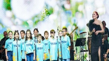 Harbiye’de unutulmaz gece: Candan Erçetin ve TEGV’li çocuklar birebir sahnedeydi