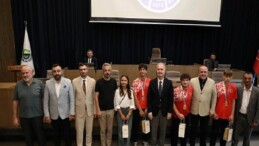 İnegöl’ün Başarılı Gençleri Mecliste Onure Edildi